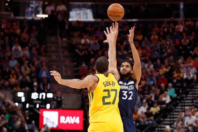 1630397922512025362.jpg pi-north-wolves-karl-anthony-towns-jazz-111819.jpg